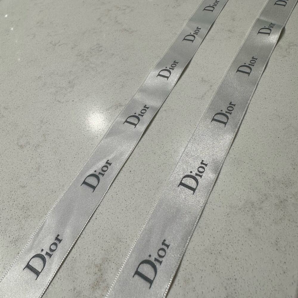 Dior White Ribbon 2 - Picture 3 of 7
